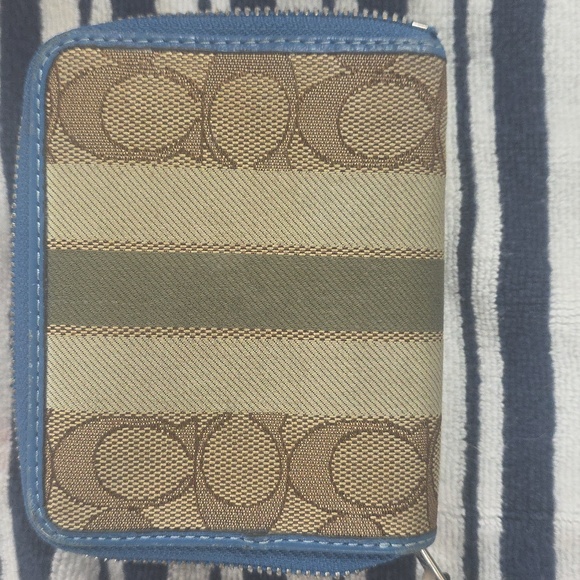 Coach Dempsey Wallet - Picture 5 of 7